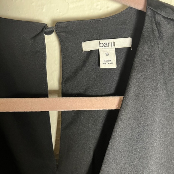 Bar III woman's black low V-cut blouse, Size 10. Front ruching with long sleeves - Picture 3 of 5